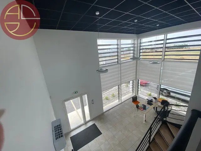 Vente Bureaux 380 m² - Photo 1