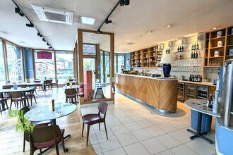 2-14 The Blvd, Crawley to rent Interior Photo- Image 1 of 6