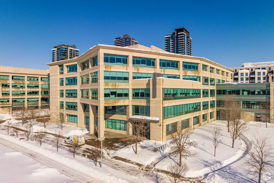 100 Ch De La Pointe N, Montréal, QC for rent - Building Photo - Image 1 of 8