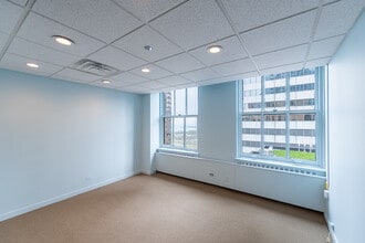 180 N Michigan Ave, Chicago, IL to rent Interior Photo- Image 2 of 3