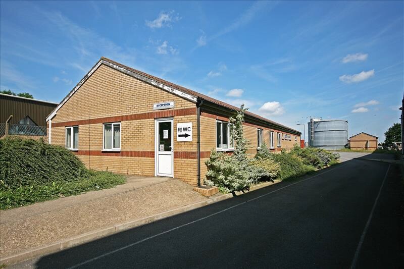 9-10 The Flarepath, Brigg for sale Primary Photo- Image 1 of 1