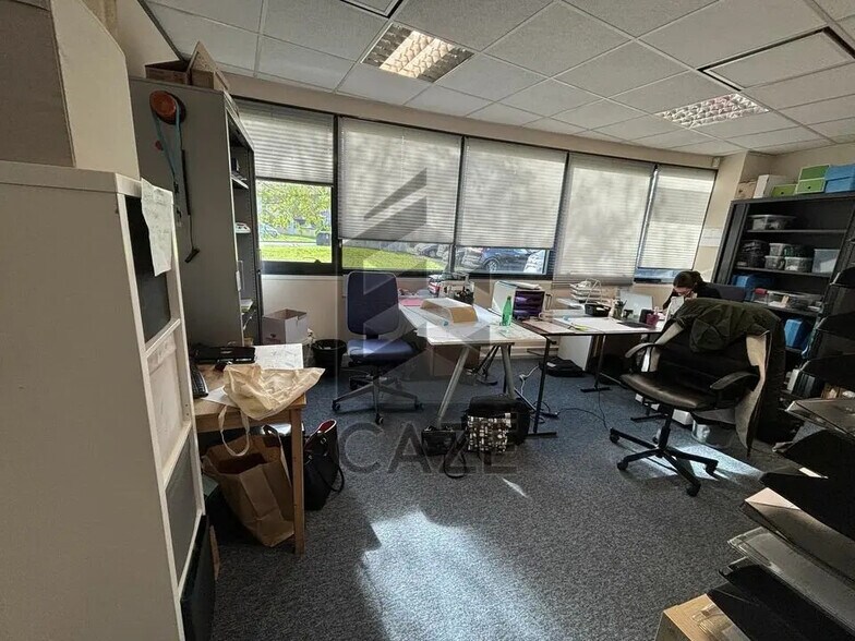 Office in Mérignac to rent - Interior Photo - Image 3 of 6