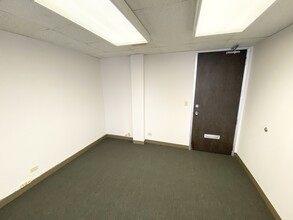 6160 N Cicero Ave, Chicago, IL for rent Building Photo- Image 1 of 2