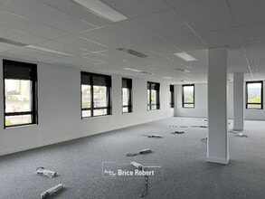 Office in Lyon to rent Building Photo- Image 2 of 17