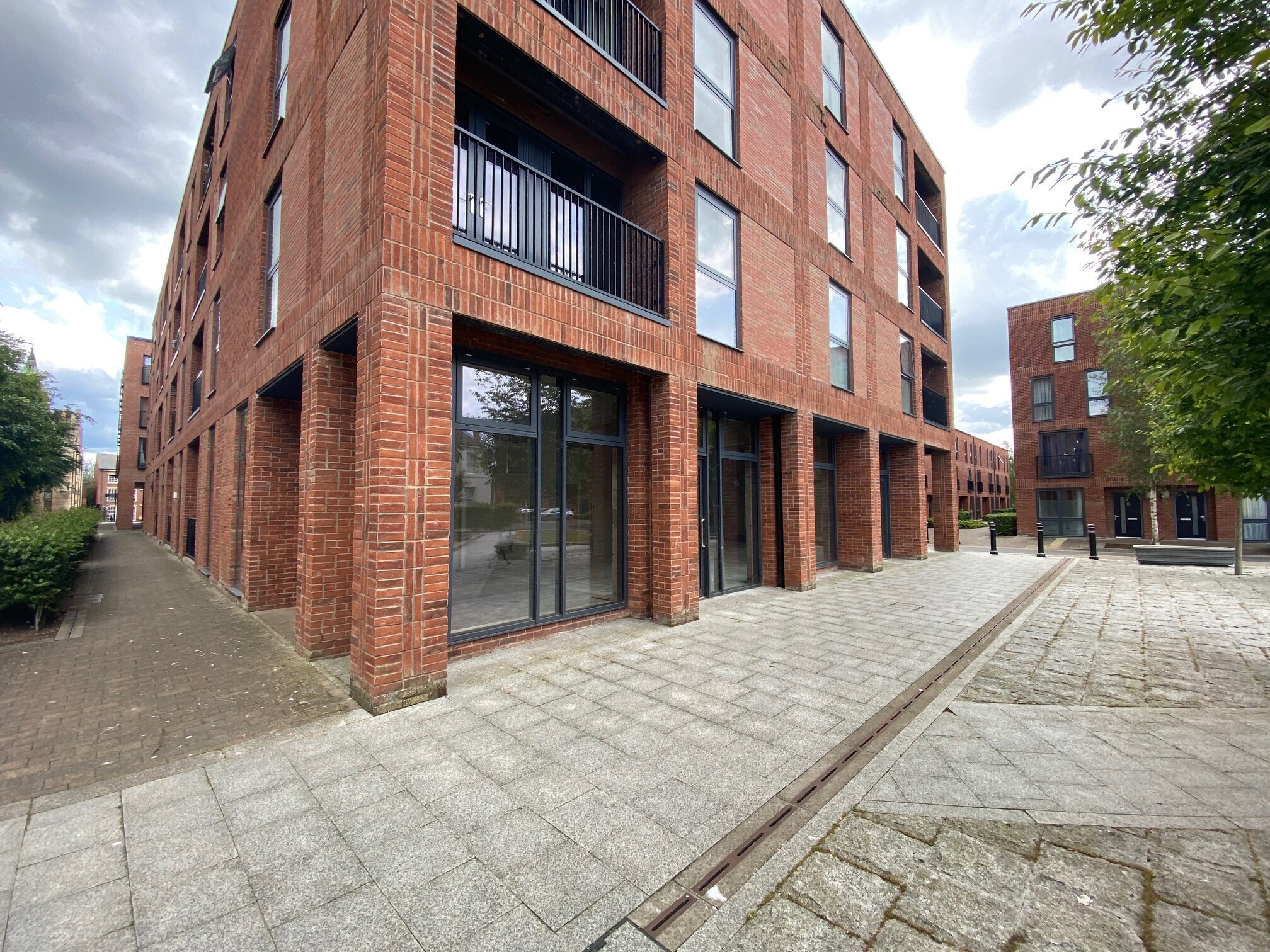 Brunswick Rd, Gloucester to rent Building Photo- Image 1 of 11