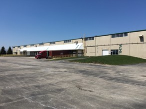 1947-1953 N Delany Rd, Gurnee, IL for rent Building Photo- Image 1 of 3