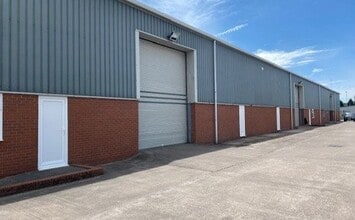 Harvey Ct, Uttoxeter to rent Primary Photo- Image 1 of 6