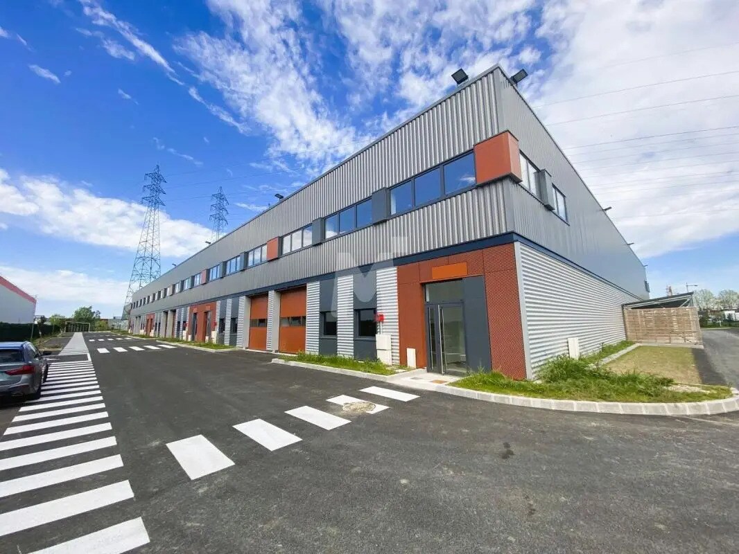 Light Industrial in Corbeil-Essonnes to rent Building Photo- Image 1 of 12