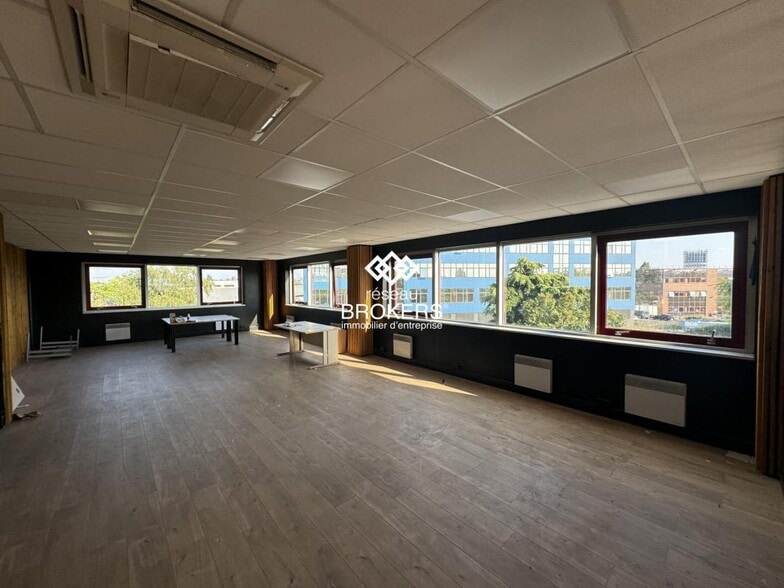 Office in Gennevilliers to rent - Interior Photo - Image 3 of 3