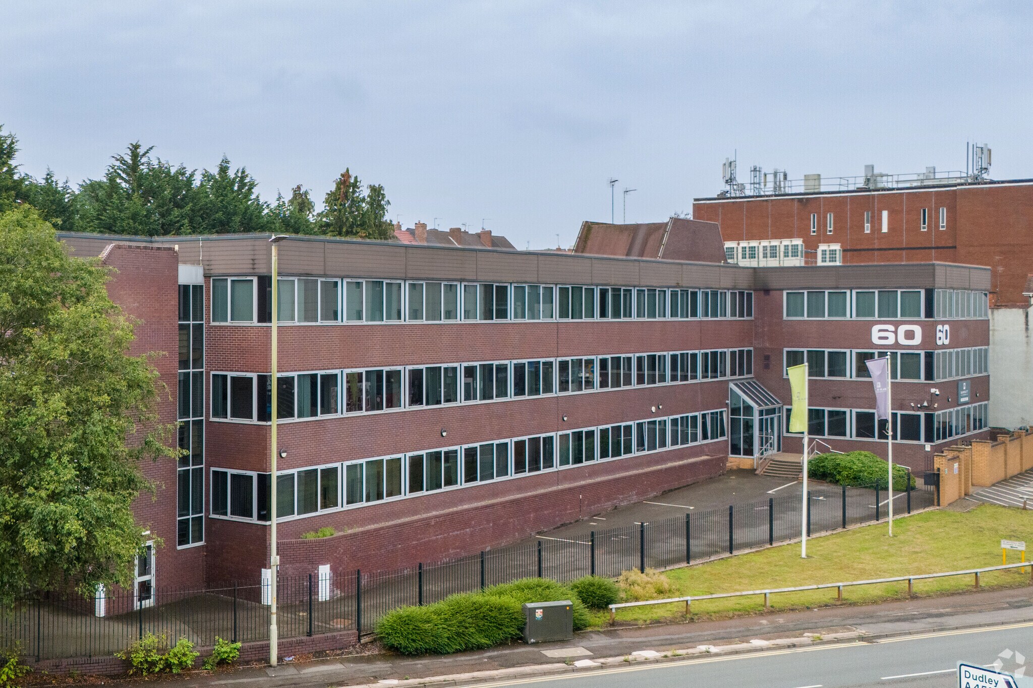 60 Whitehall Rd, Halesowen for sale Primary Photo- Image 1 of 1