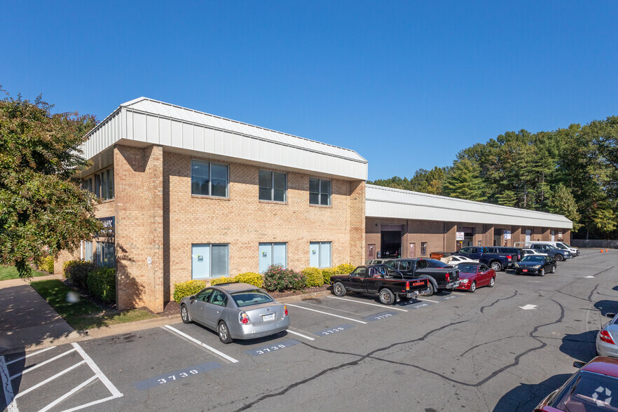 3729-3739 Pickett Rd, Fairfax, VA for rent - Building Photo - Image 1 of 7