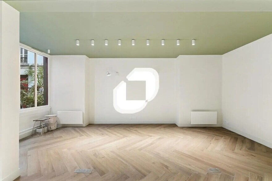 Office in Paris for sale - Building Photo - Image 2 of 15