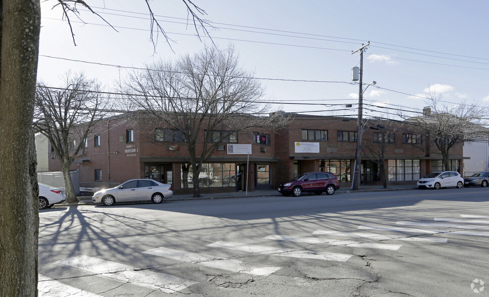 976-986 Main St, Waltham, MA for sale - Primary Photo - Image 1 of 1