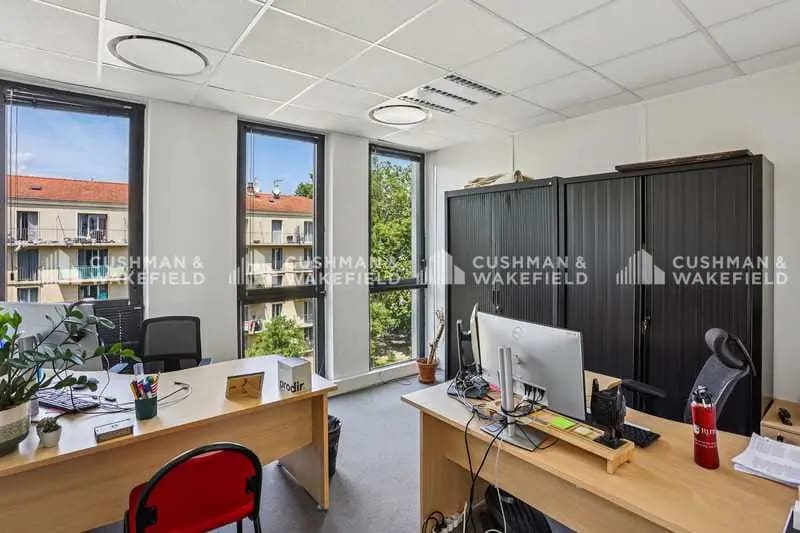 Office in Aix-en-Provence to rent Interior Photo- Image 1 of 10
