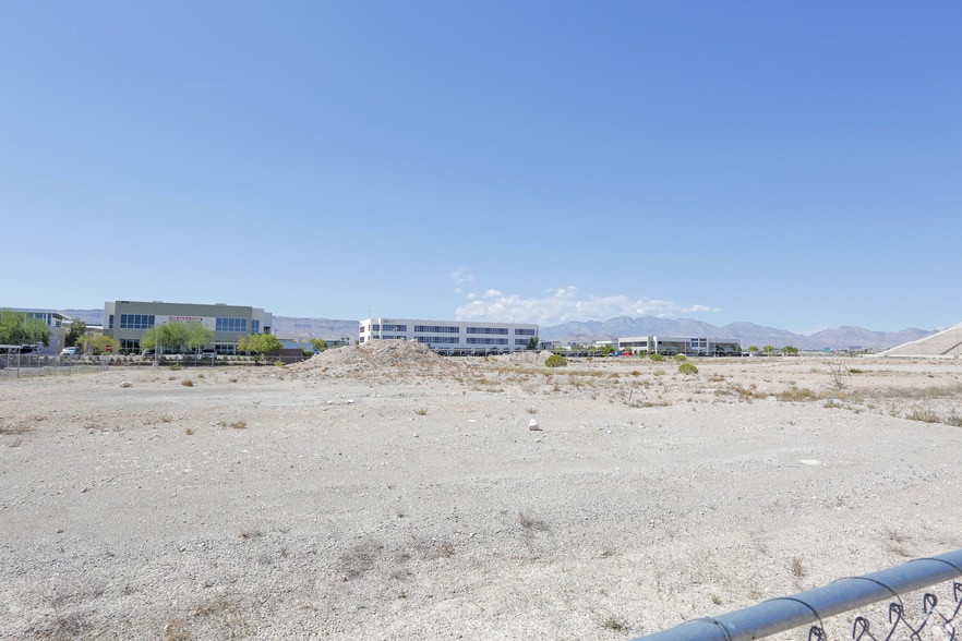 8876 Spanish Ridge Ave, Las Vegas, NV for sale - Primary Photo - Image 1 of 1