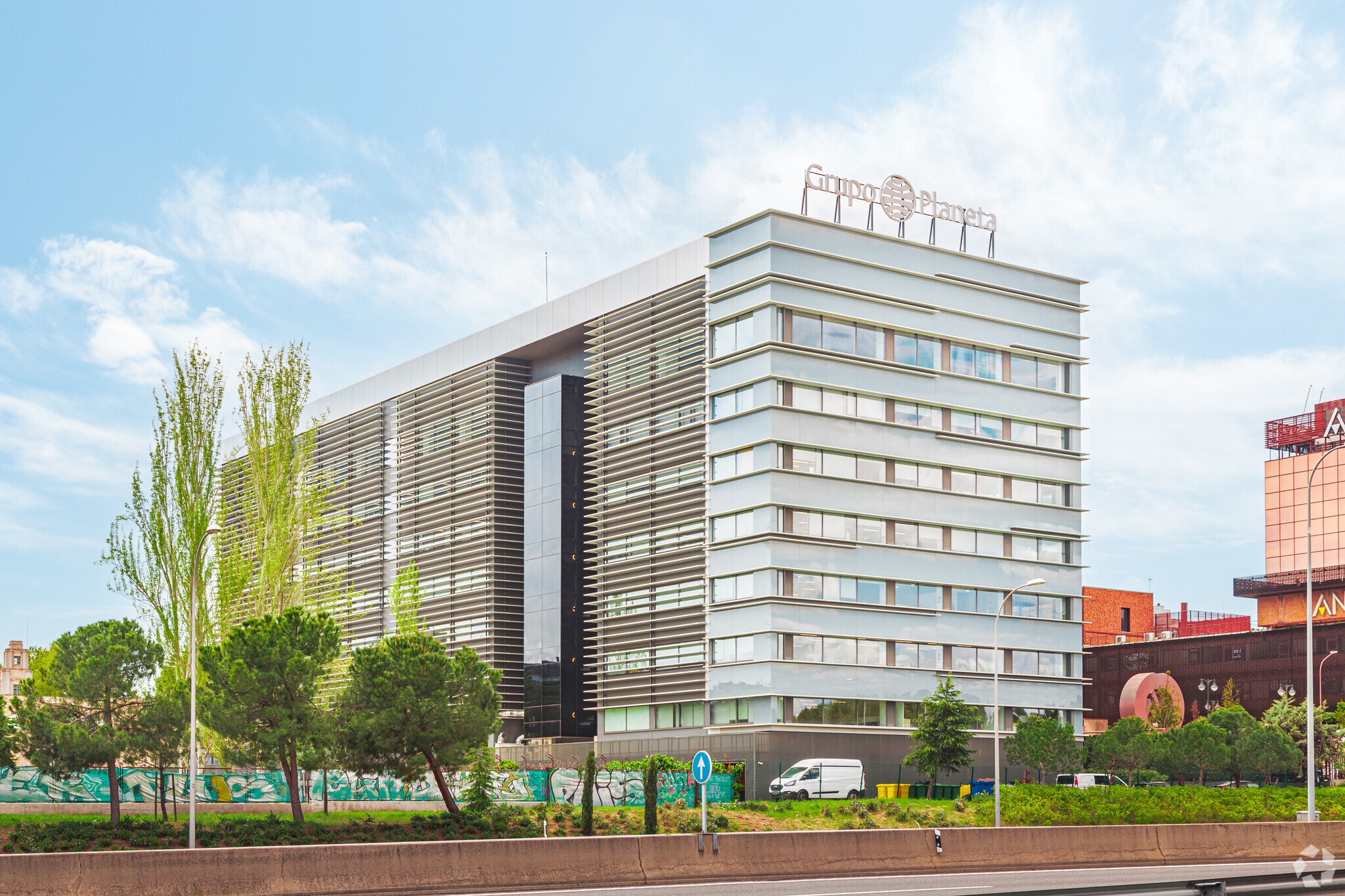 Calle de Juan Ignacio Luca de Tena, 17, Madrid, Madrid to rent Building Photo- Image 1 of 12