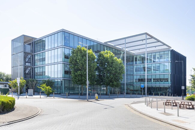 More details for 3 Beehive Ring Rd, Gatwick - Office to Rent