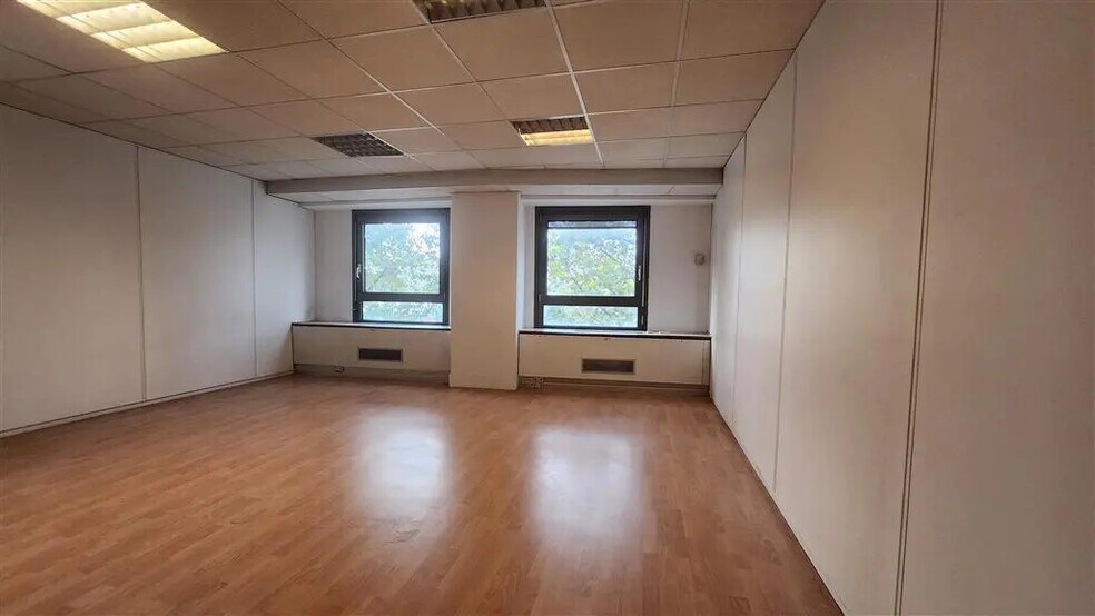 Office in La Garenne-Colombes to rent - Building Photo - Image 3 of 6