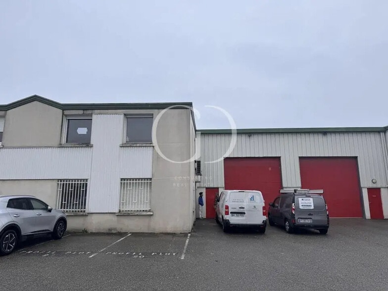 32-34 Avenue Des Frères Montgolfier, Chassieu to rent - Building Photo - Image 1 of 4