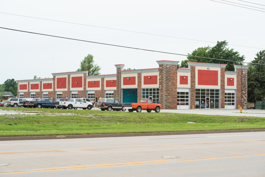 780 W Highway 152, Mustang, OK for sale - Primary Photo - Image 1 of 26