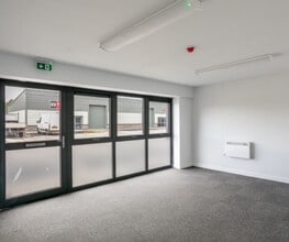 Appleton Parkway, Livingston to rent Interior Photo- Image 1 of 3