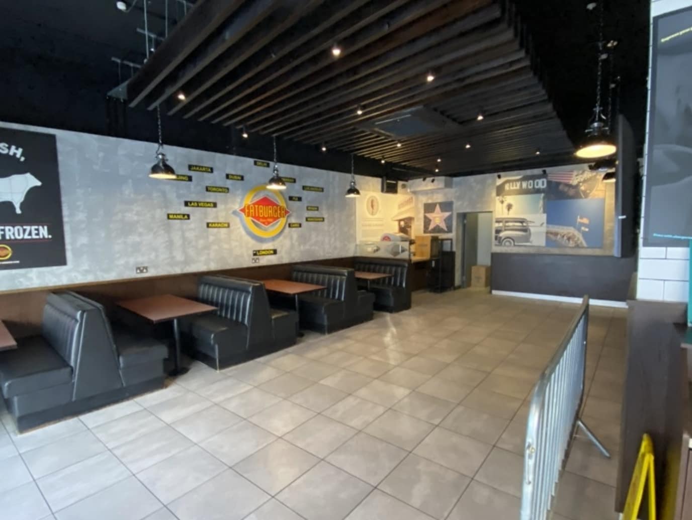 8-9 Neeld Para, Wembley to rent Interior Photo- Image 1 of 3