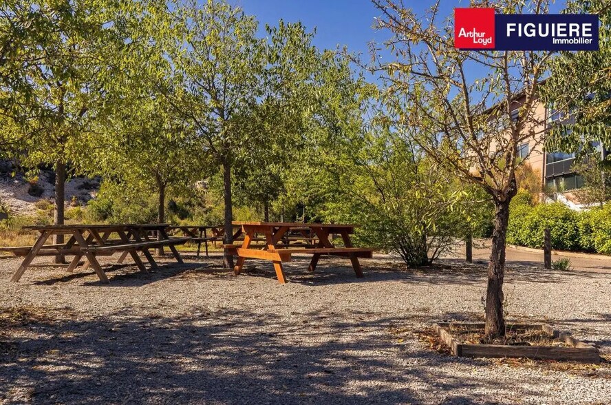 Office in Aix-en-Provence for sale - Primary Photo - Image 2 of 12