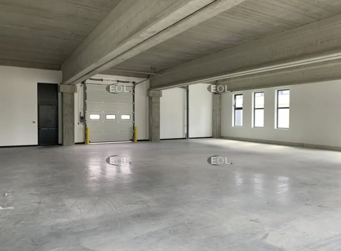 Light Industrial in Nanterre to rent Interior Photo- Image 1 of 7