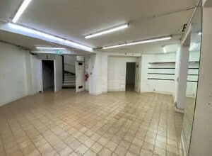 Retail in Paris to rent Interior Photo- Image 2 of 11