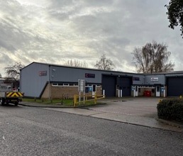 Millbrook Clos, Northampton to rent Building Photo- Image 1 of 2