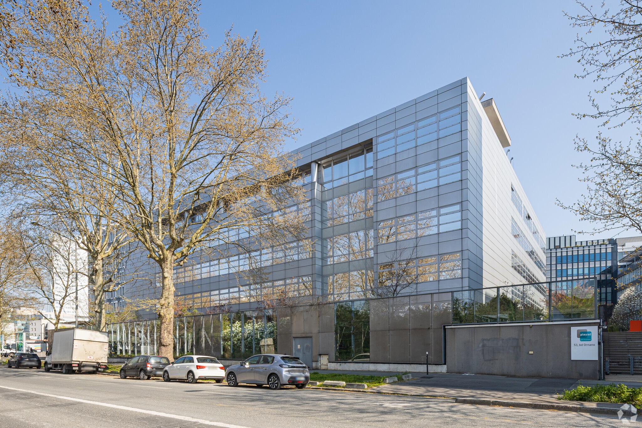 47 Boulevard Ornano, Saint-Denis to rent Primary Photo- Image 1 of 4