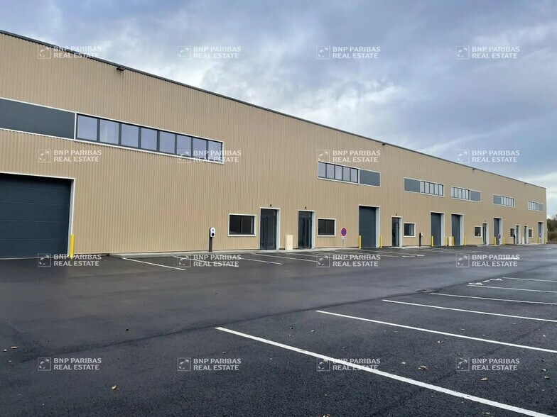 Light Industrial in Carquefou to rent - Building Photo - Image 2 of 7