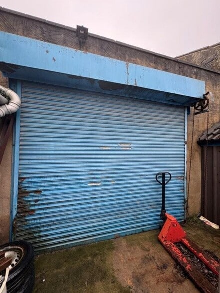 Parkfield Ter, Pudsey for sale - Building Photo - Image 3 of 5