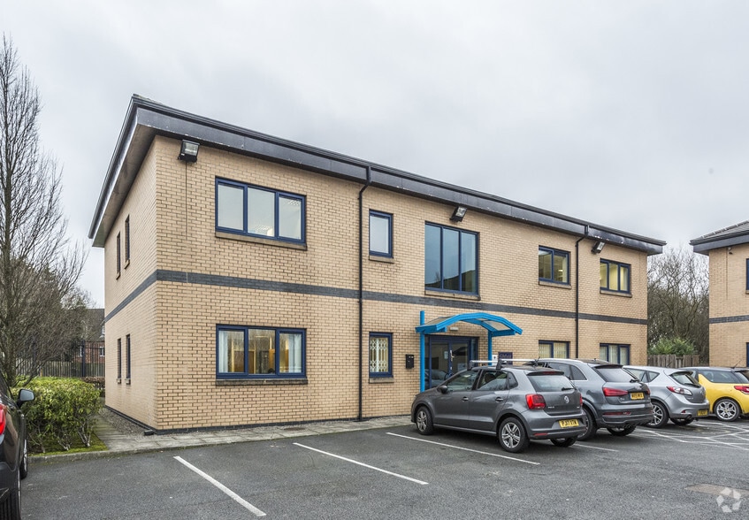 Gibfield Dr, Manchester to rent - Building Photo - Image 1 of 2