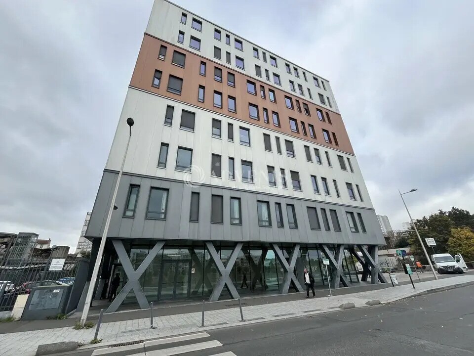 Office in Choisy-le-Roi to rent Building Photo- Image 1 of 10