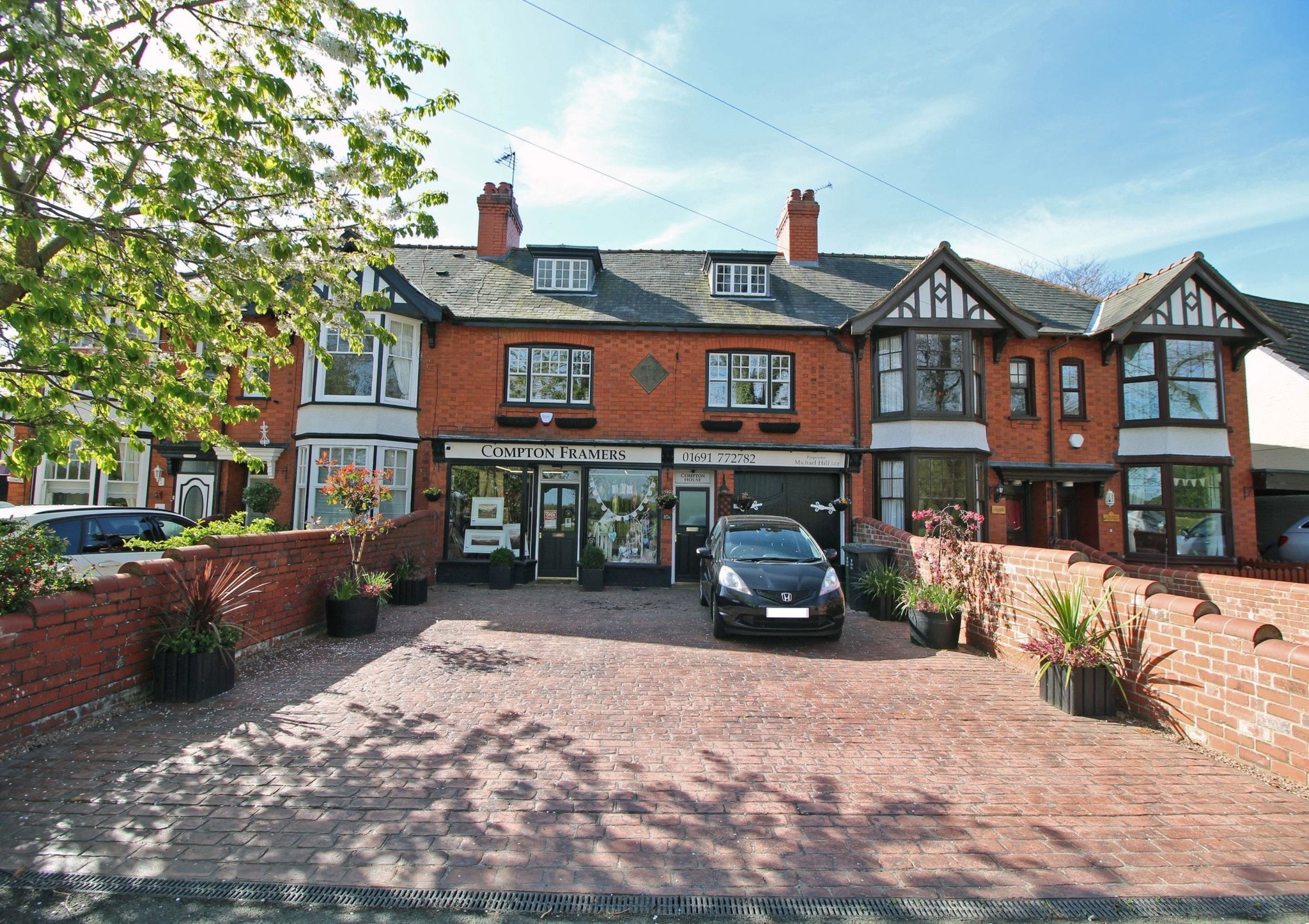 10-10A Station Ave, Wrexham to rent Primary Photo- Image 1 of 2