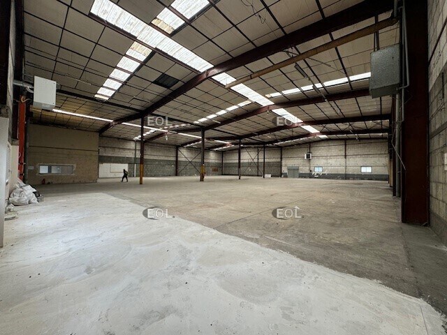 Light Industrial in Plaisir for sale - Interior Photo - Image 3 of 5