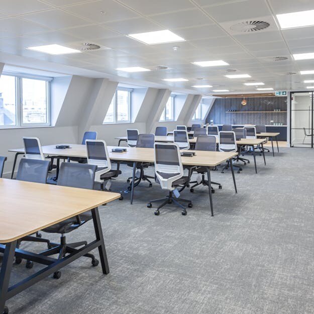 23 Kingsway, London to rent Interior Photo- Image 1 of 3