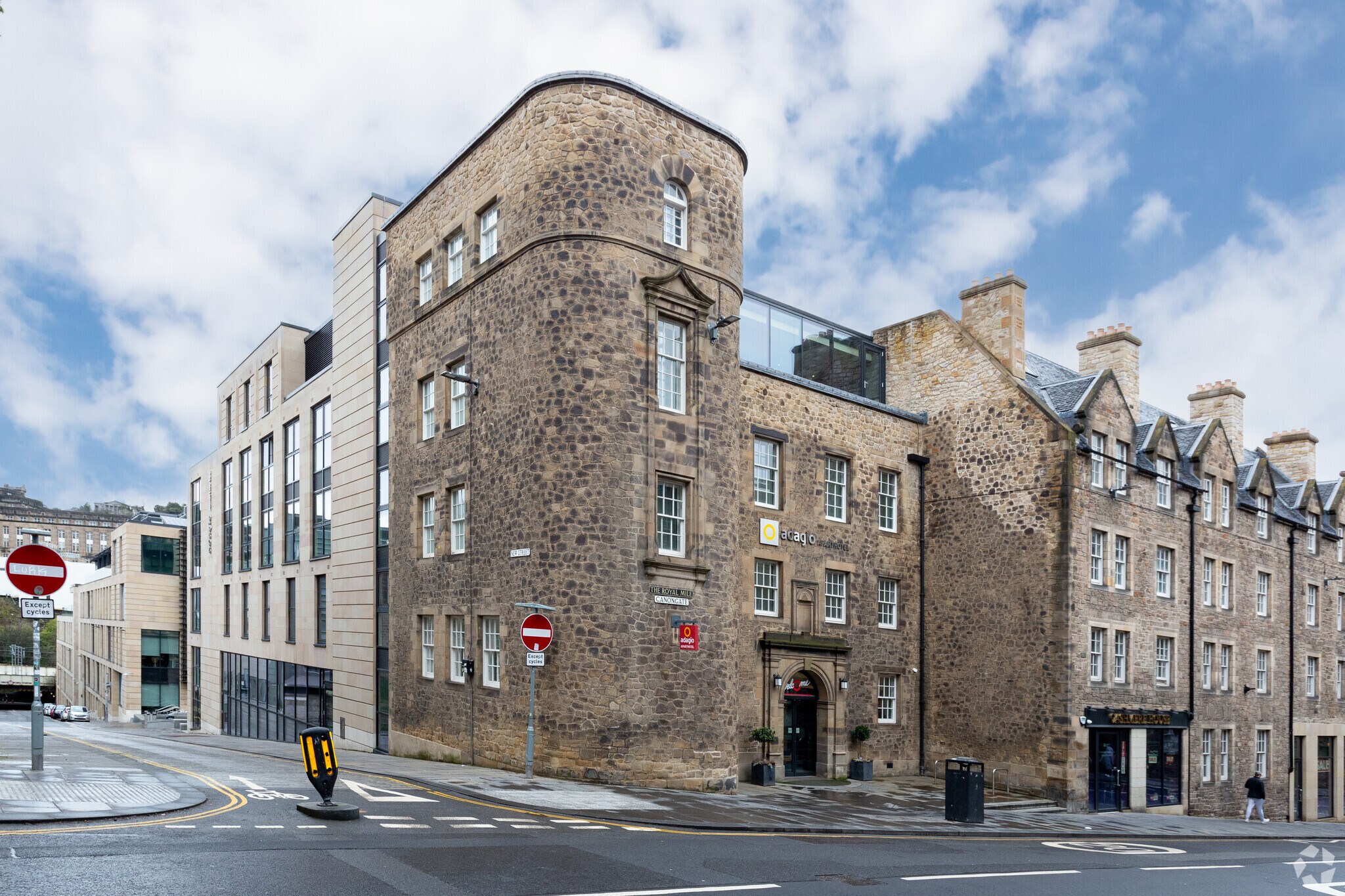 231-233 Canongate, Edinburgh for sale Primary Photo- Image 1 of 1