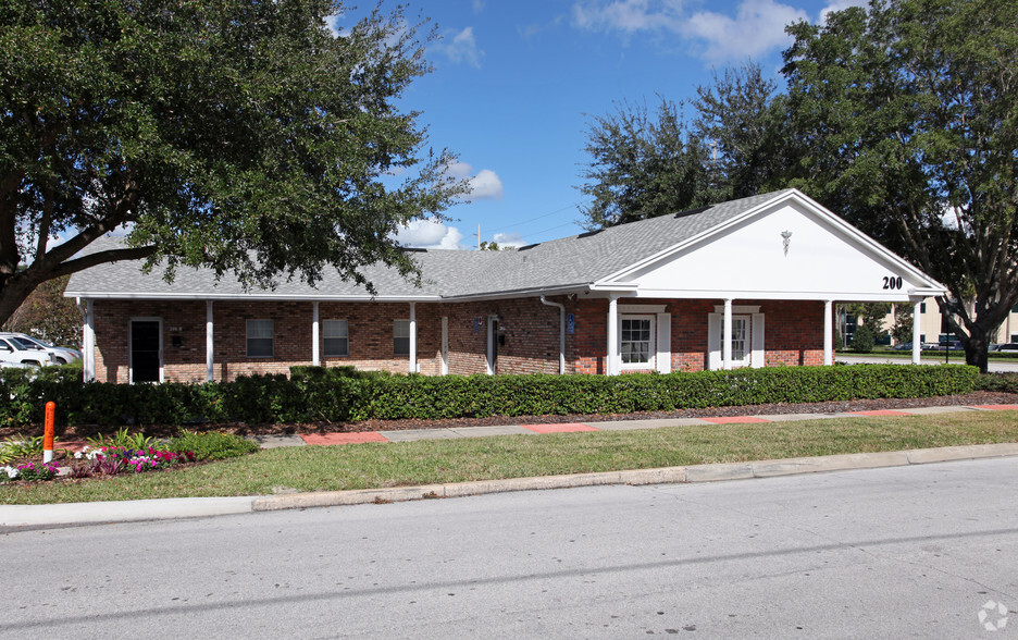 200 N Park Ave, Apopka, FL for rent - Primary Photo - Image 1 of 2