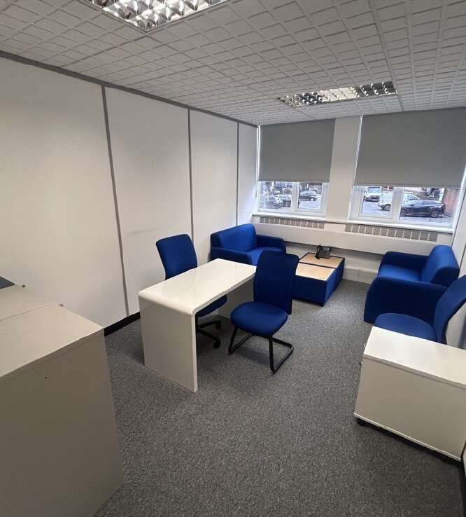 14 Lyon Rd, Harrow to rent Interior Photo- Image 1 of 5