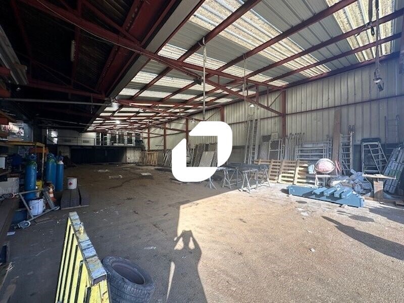 Light Industrial in Saint-Denis to rent Building Photo- Image 1 of 16