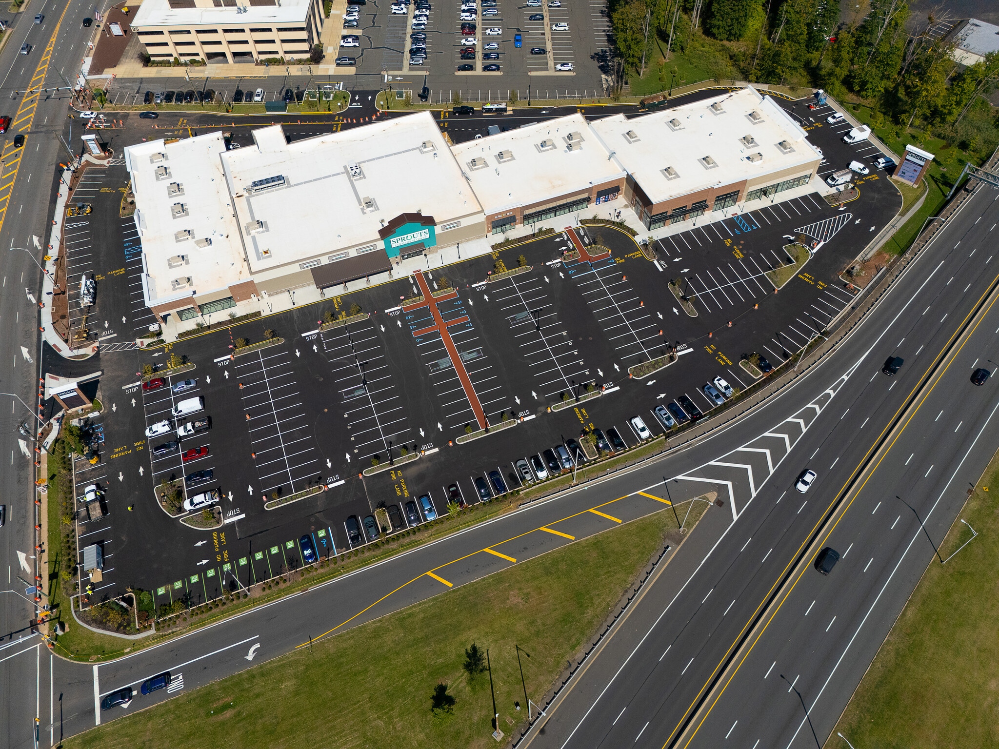 1000 Saint Georges Ave, Avenel, NJ to rent Building Photo- Image 1 of 26