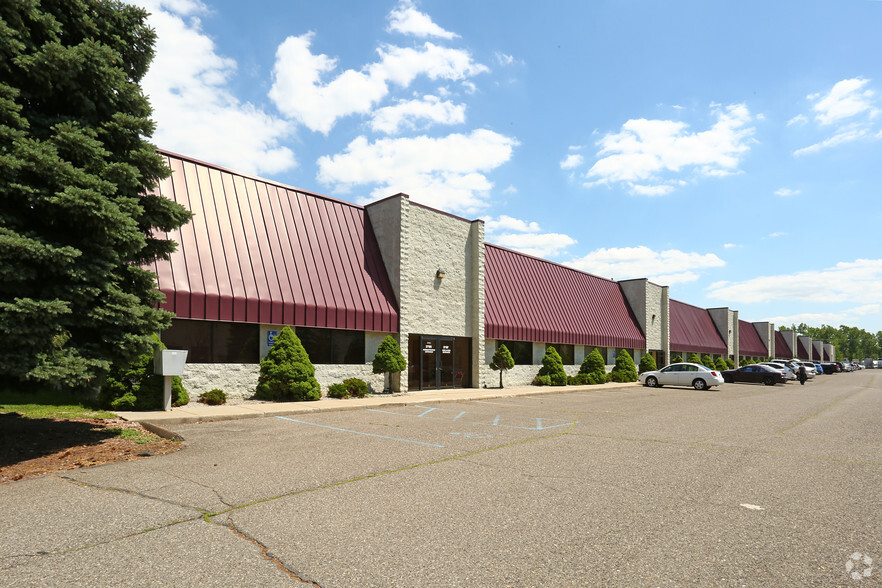 27195-27225 Northline Rd, Taylor, MI for rent - Building Photo - Image 2 of 12