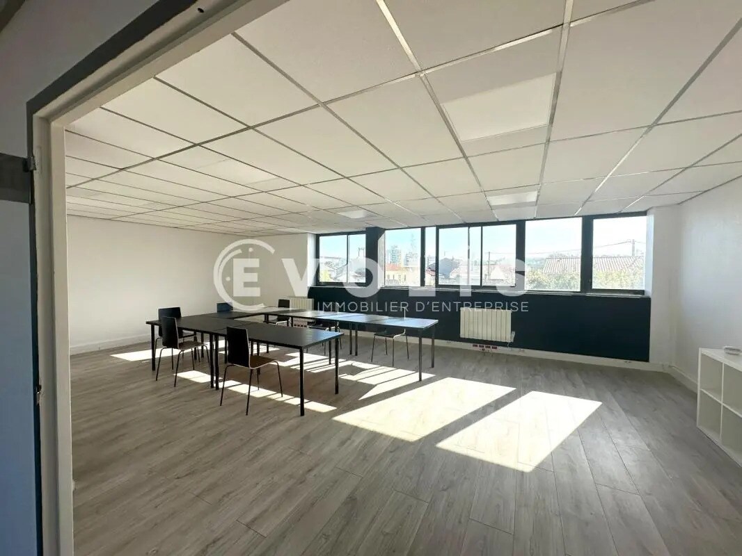 Office in Bordeaux to rent Interior Photo- Image 1 of 6