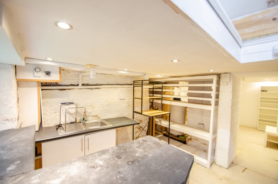 5 Mount Folly, Bodmin for sale - Interior Photo - Image 3 of 13