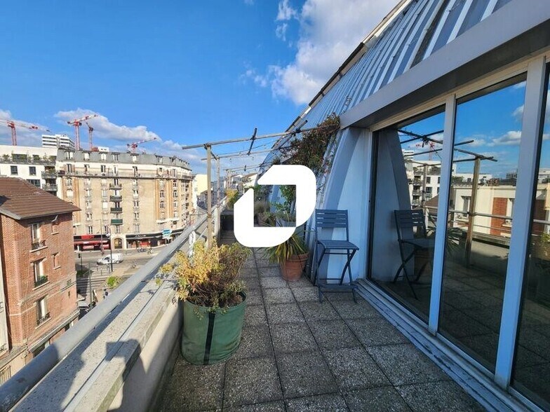Office in Saint-Ouen-sur-Seine to rent - Building Photo - Image 2 of 10