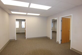 4600 W 77th St, Edina, MN to rent Building Photo- Image 1 of 3