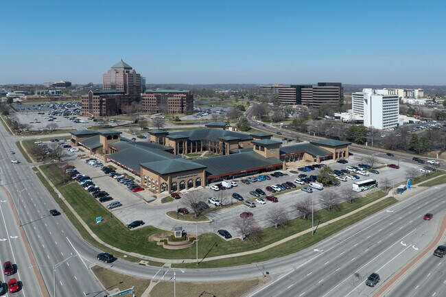 More details for 7100 W College Blvd, Overland Park, KS - Mixed-use to Rent