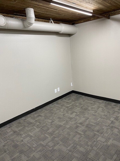 222 N Broadway, Fargo, ND to rent Interior Photo- Image 1 of 2